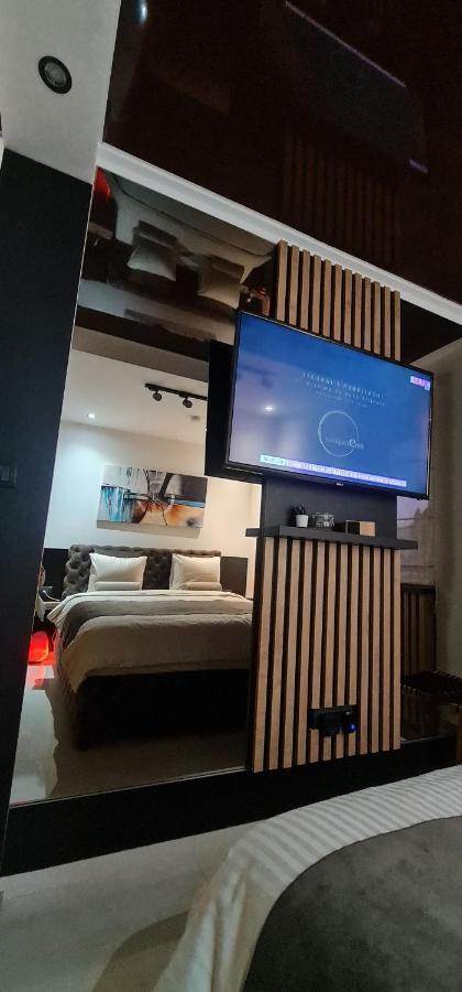 Ćuprija Design Apartment Platinium Spa Lux 5 Star "Havana" Completely Private Wellness & Spa Free Included Sauna & Jacuzzi & Salt Wall & Fire Place & 3D Ceilings & Business Wifi & Netflix & Keyless Code Entry & Full Smart App & Secure 2 Parking Place מראה חיצוני תמונה