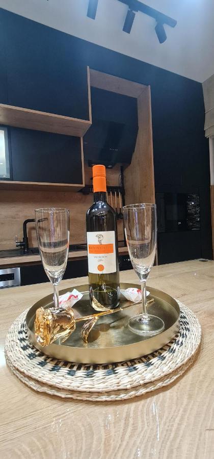 Ćuprija Design Apartment Platinium Spa Lux 5 Star "Havana" Completely Private Wellness & Spa Free Included Sauna & Jacuzzi & Salt Wall & Fire Place & 3D Ceilings & Business Wifi & Netflix & Keyless Code Entry & Full Smart App & Secure 2 Parking Place מראה חיצוני תמונה