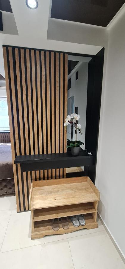 Ćuprija Design Apartment Platinium Spa Lux 5 Star "Havana" Completely Private Wellness & Spa Free Included Sauna & Jacuzzi & Salt Wall & Fire Place & 3D Ceilings & Business Wifi & Netflix & Keyless Code Entry & Full Smart App & Secure 2 Parking Place מראה חיצוני תמונה