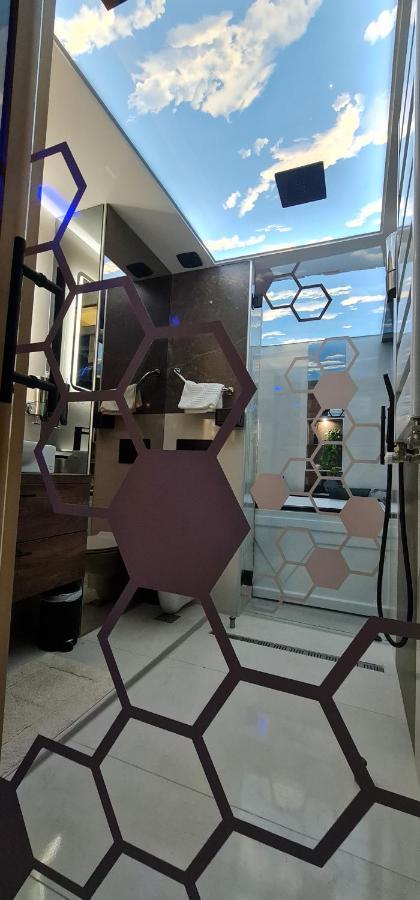 Ćuprija Design Apartment Platinium Spa Lux 5 Star "Havana" Completely Private Wellness & Spa Free Included Sauna & Jacuzzi & Salt Wall & Fire Place & 3D Ceilings & Business Wifi & Netflix & Keyless Code Entry & Full Smart App & Secure 2 Parking Place מראה חיצוני תמונה