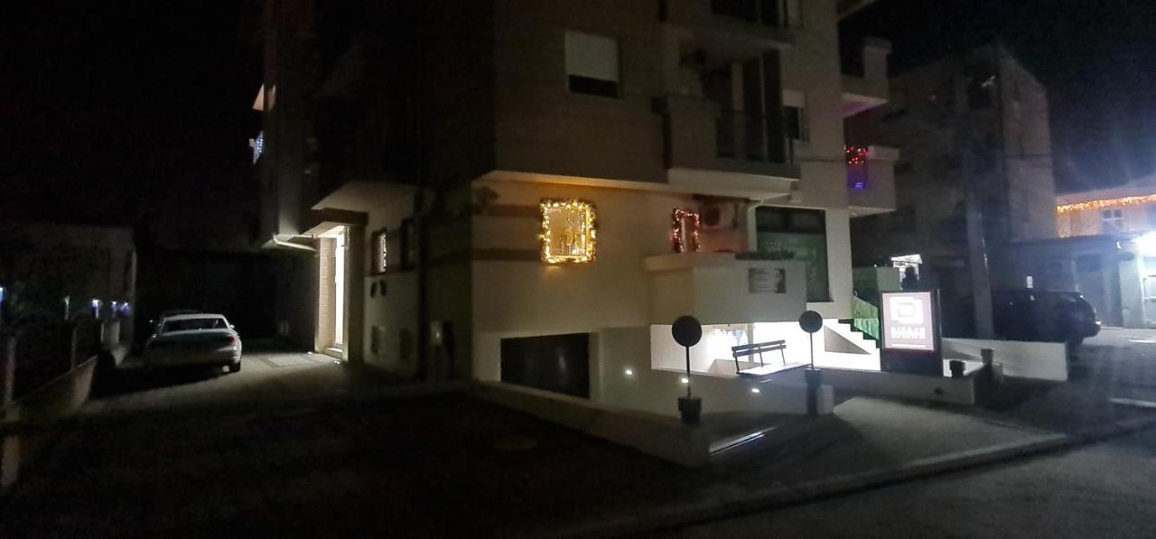 Ćuprija Design Apartment Platinium Spa Lux 5 Star "Havana" Completely Private Wellness & Spa Free Included Sauna & Jacuzzi & Salt Wall & Fire Place & 3D Ceilings & Business Wifi & Netflix & Keyless Code Entry & Full Smart App & Secure 2 Parking Place מראה חיצוני תמונה