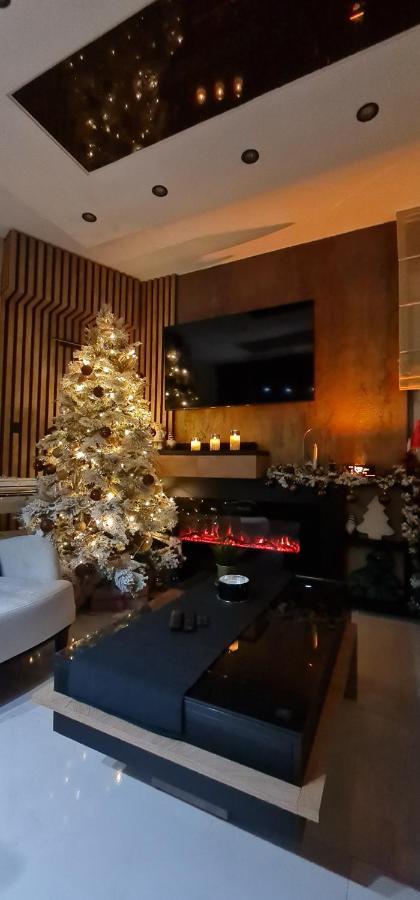 Ćuprija Design Apartment Platinium Spa Lux 5 Star "Havana" Completely Private Wellness & Spa Free Included Sauna & Jacuzzi & Salt Wall & Fire Place & 3D Ceilings & Business Wifi & Netflix & Keyless Code Entry & Full Smart App & Secure 2 Parking Place מראה חיצוני תמונה