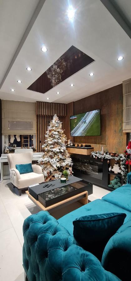 Ćuprija Design Apartment Platinium Spa Lux 5 Star "Havana" Completely Private Wellness & Spa Free Included Sauna & Jacuzzi & Salt Wall & Fire Place & 3D Ceilings & Business Wifi & Netflix & Keyless Code Entry & Full Smart App & Secure 2 Parking Place מראה חיצוני תמונה