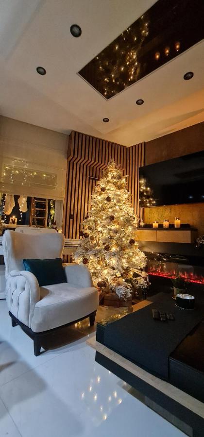 Ćuprija Design Apartment Platinium Spa Lux 5 Star "Havana" Completely Private Wellness & Spa Free Included Sauna & Jacuzzi & Salt Wall & Fire Place & 3D Ceilings & Business Wifi & Netflix & Keyless Code Entry & Full Smart App & Secure 2 Parking Place מראה חיצוני תמונה