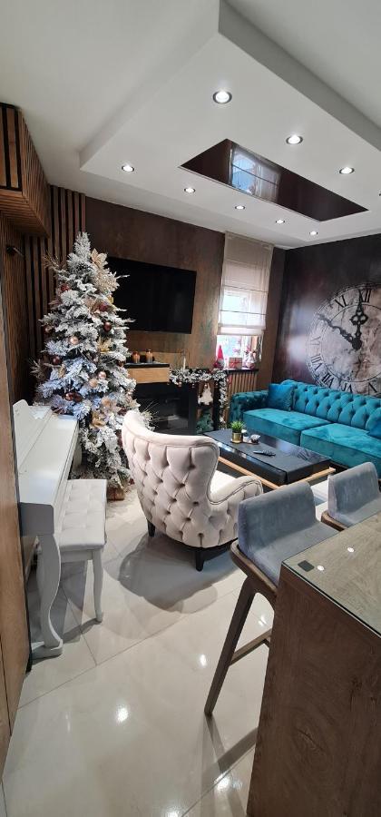 Ćuprija Design Apartment Platinium Spa Lux 5 Star "Havana" Completely Private Wellness & Spa Free Included Sauna & Jacuzzi & Salt Wall & Fire Place & 3D Ceilings & Business Wifi & Netflix & Keyless Code Entry & Full Smart App & Secure 2 Parking Place מראה חיצוני תמונה