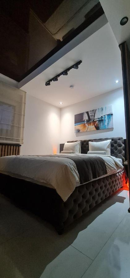 Ćuprija Design Apartment Platinium Spa Lux 5 Star "Havana" Completely Private Wellness & Spa Free Included Sauna & Jacuzzi & Salt Wall & Fire Place & 3D Ceilings & Business Wifi & Netflix & Keyless Code Entry & Full Smart App & Secure 2 Parking Place מראה חיצוני תמונה