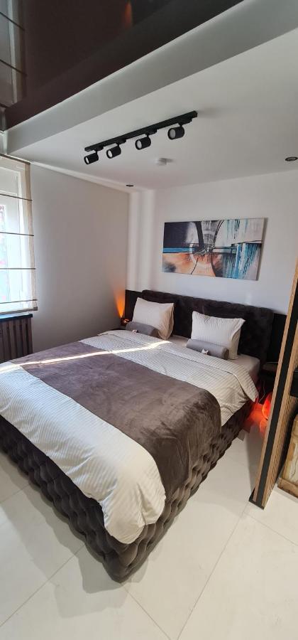 Ćuprija Design Apartment Platinium Spa Lux 5 Star "Havana" Completely Private Wellness & Spa Free Included Sauna & Jacuzzi & Salt Wall & Fire Place & 3D Ceilings & Business Wifi & Netflix & Keyless Code Entry & Full Smart App & Secure 2 Parking Place מראה חיצוני תמונה