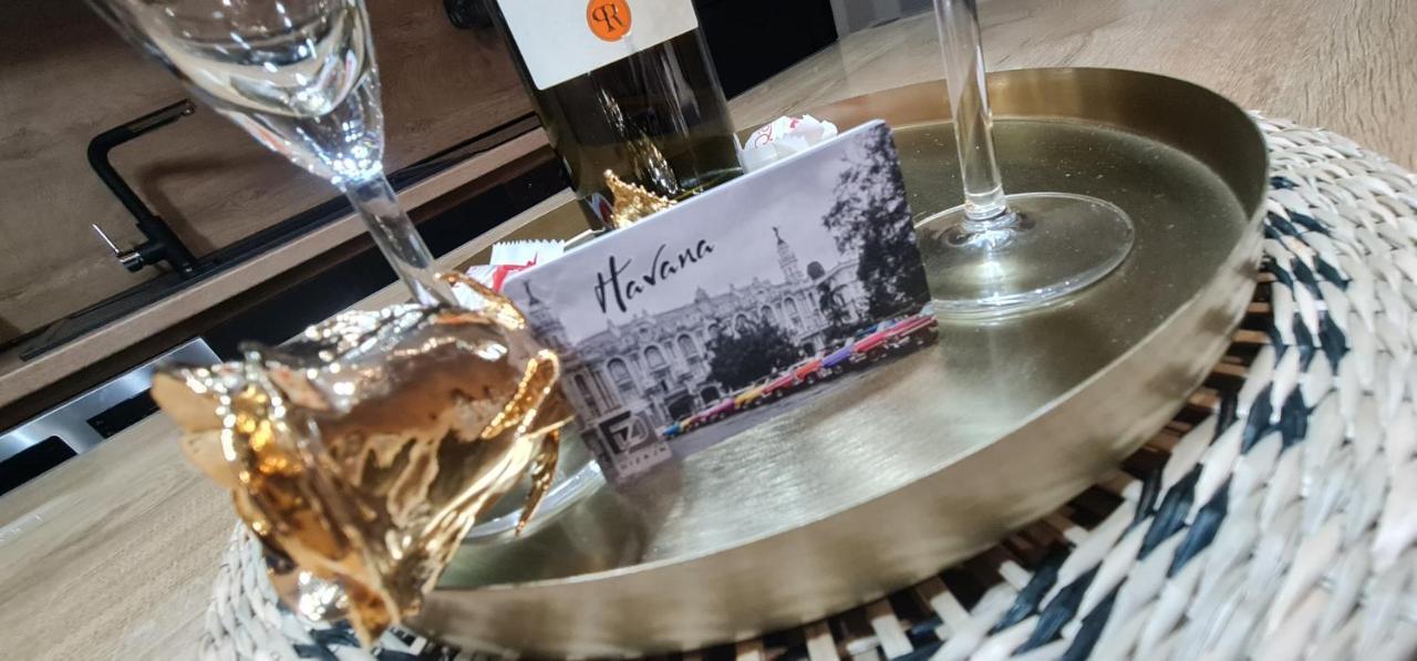 Ćuprija Design Apartment Platinium Spa Lux 5 Star "Havana" Completely Private Wellness & Spa Free Included Sauna & Jacuzzi & Salt Wall & Fire Place & 3D Ceilings & Business Wifi & Netflix & Keyless Code Entry & Full Smart App & Secure 2 Parking Place מראה חיצוני תמונה