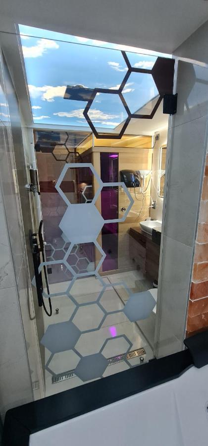 Ćuprija Design Apartment Platinium Spa Lux 5 Star "Havana" Completely Private Wellness & Spa Free Included Sauna & Jacuzzi & Salt Wall & Fire Place & 3D Ceilings & Business Wifi & Netflix & Keyless Code Entry & Full Smart App & Secure 2 Parking Place מראה חיצוני תמונה